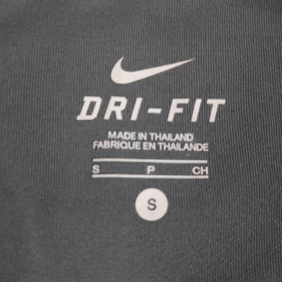 Nike Dri Fit Livestrong Women's Capri Leggings - Picture 4 of 7